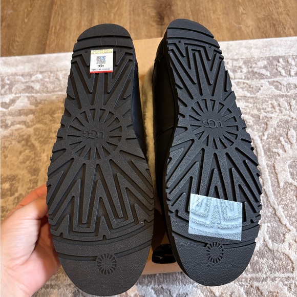 AUTHENTIC UGG ZORA BALLET FLAT SIZE 9.5 - Picture 3 of 3